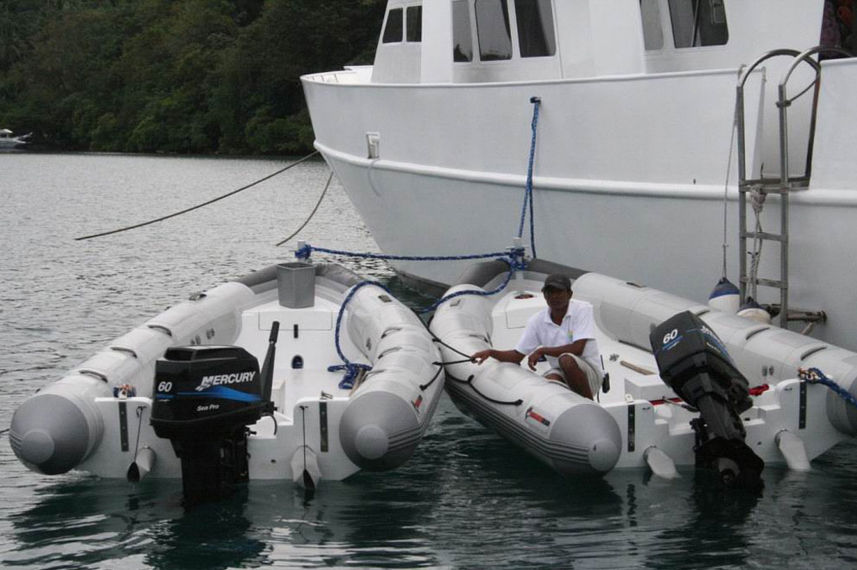 Botes - Atlantis Adventurer