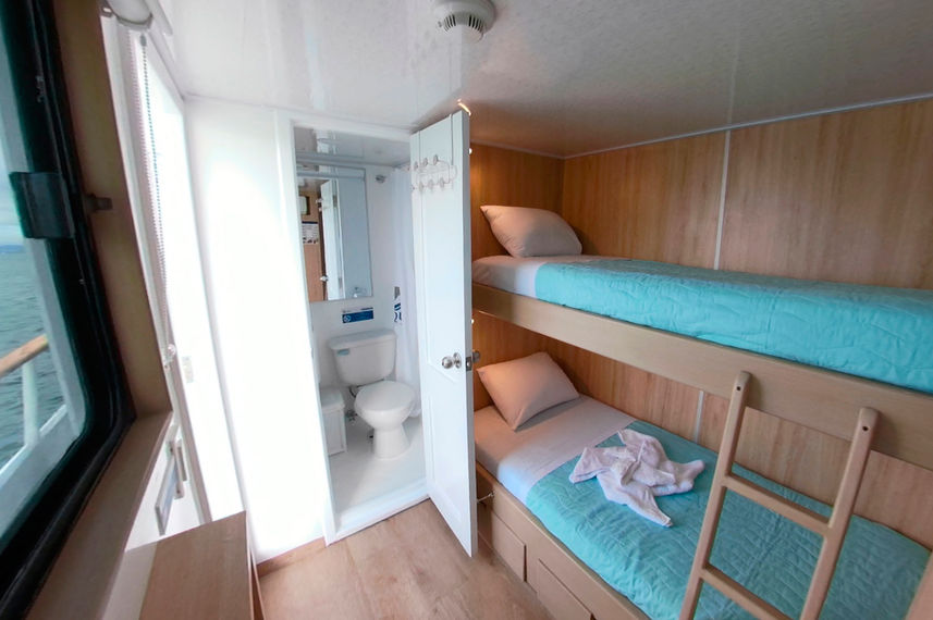 Upper Deck Cabin - Aqua