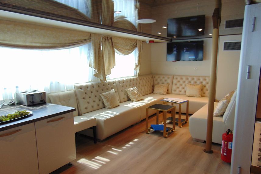 Salon interior - Invictus