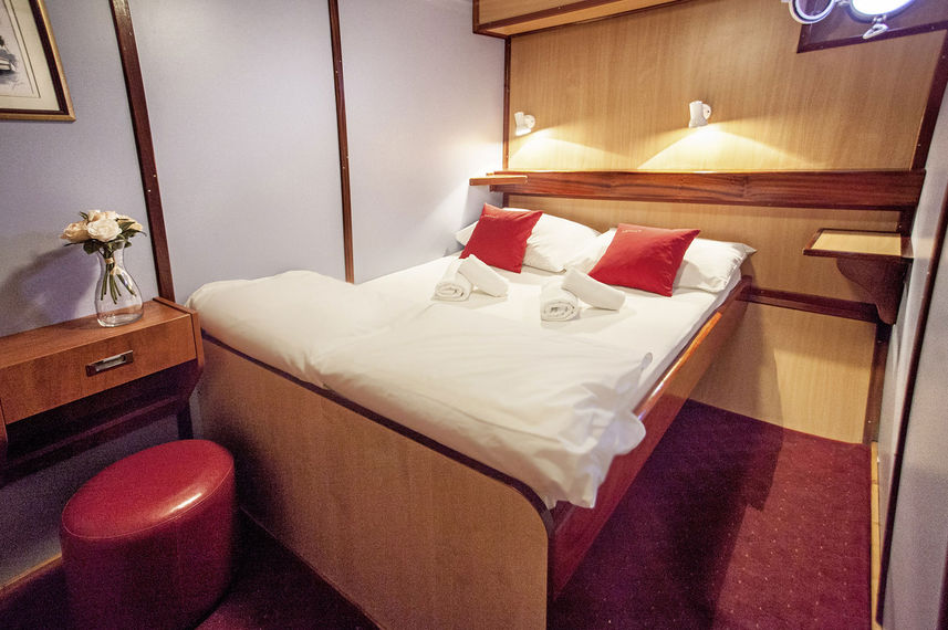 Azimut - Double Cabin