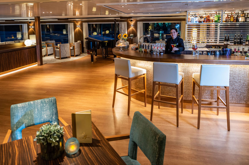 Bar Area - Amadeus Star